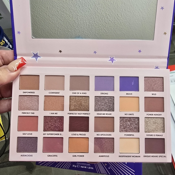 Coated London "I am Woman" 24 Eyeshadow Palette - Picture 2 of 2